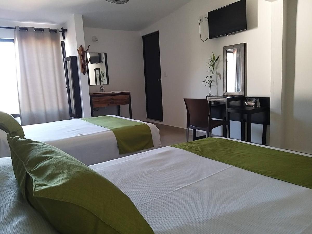 Hotel D Marco Exxpres Palenque Extérieur photo