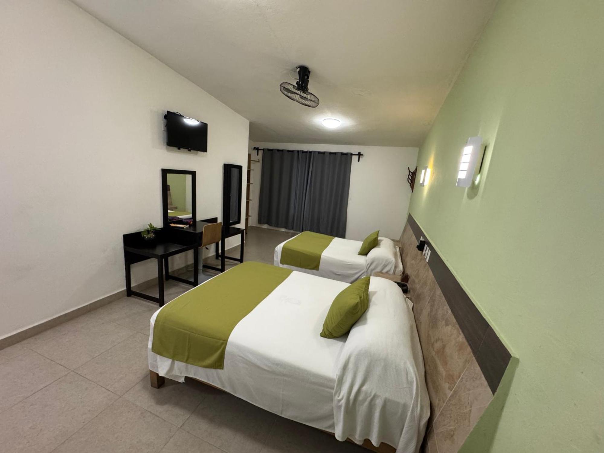Hotel D Marco Exxpres Palenque Extérieur photo